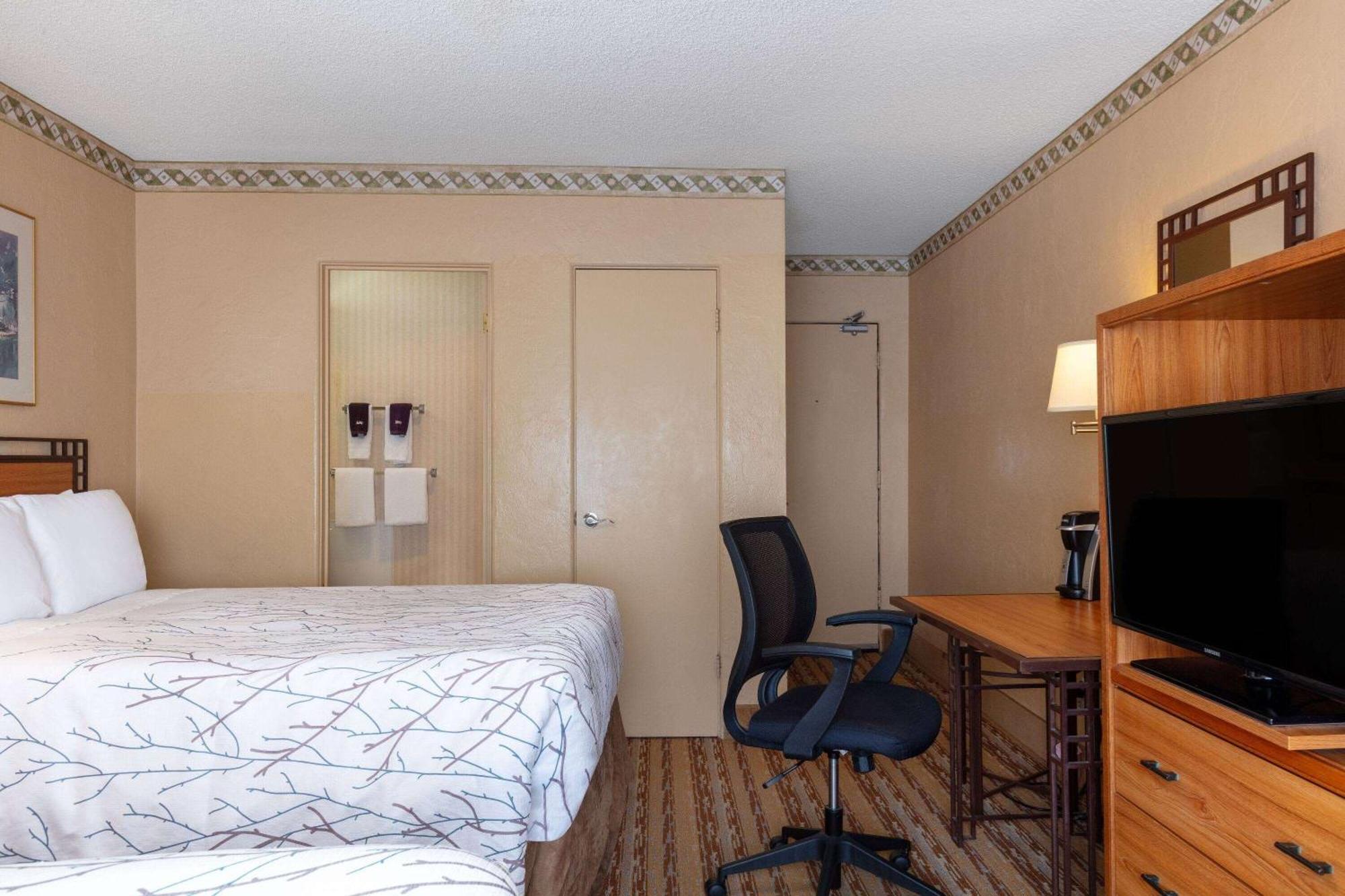 Travelodge By Wyndham Seattle By The Space Needle מראה חיצוני תמונה